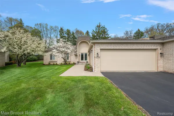 5175 Woodlands Drive, BloomfieldHills, MI 48302