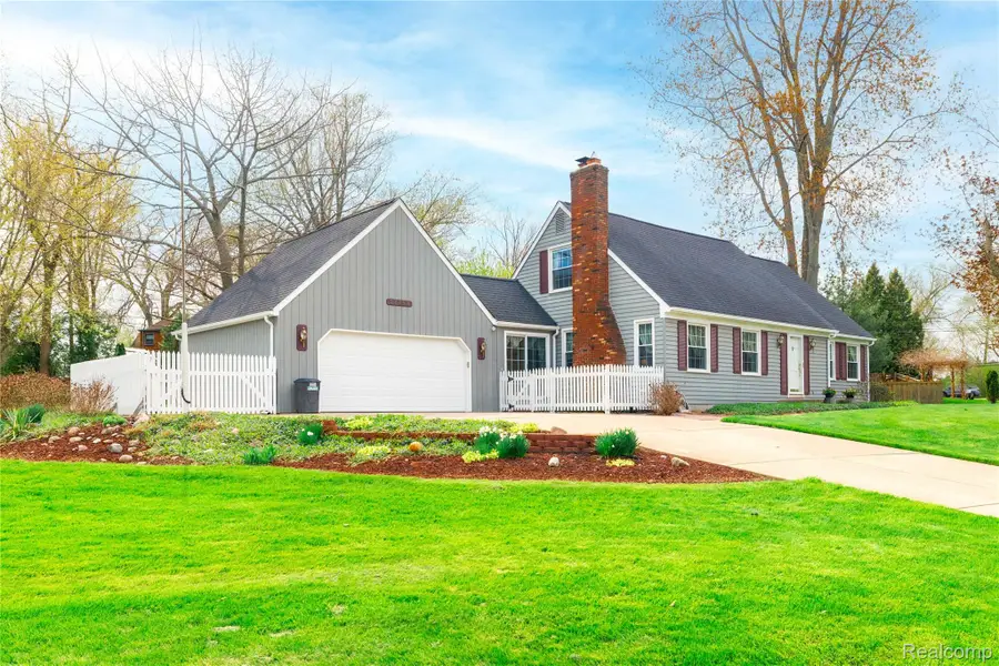 27758 Johnson Road, Grosse Ile, MI 48138 - #2