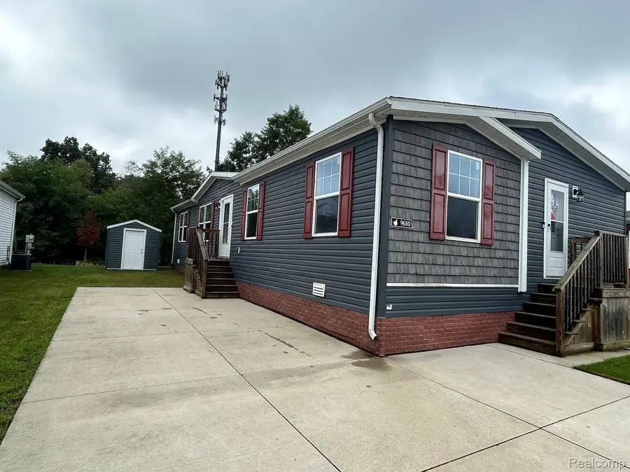 9680 Townsquare Boulevard, Fenton, MI 48430 - #2