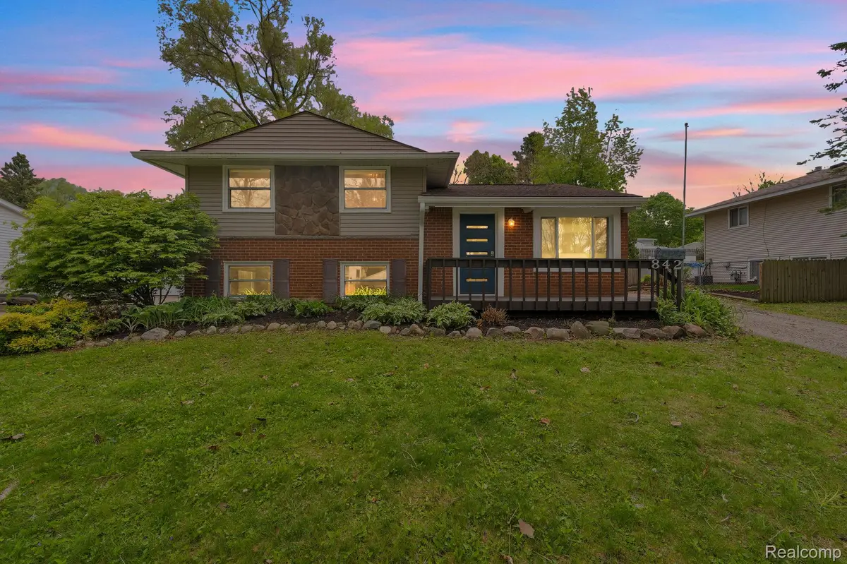 842 Bird Song Drive, Milford, MI 48381 - #1