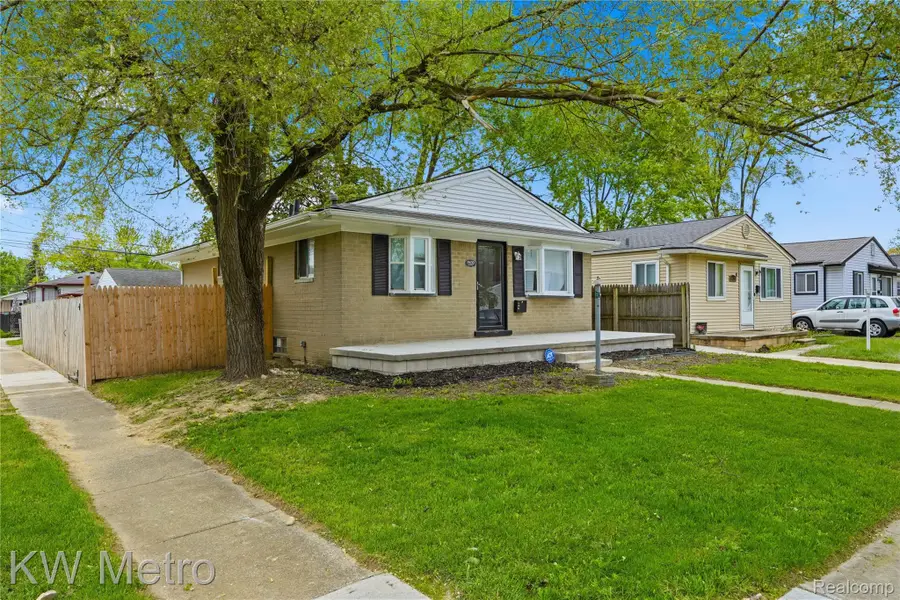 19630 Broadacres Street, Clinton Township, MI 48035 - #2