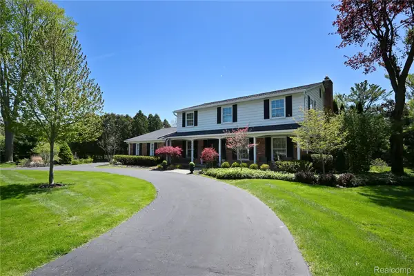 4655 Walnut Lake Road, BloomfieldHills, MI 48301