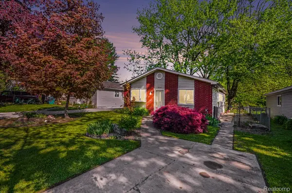 2628 Sinclair Avenue, Waterford, MI 48328