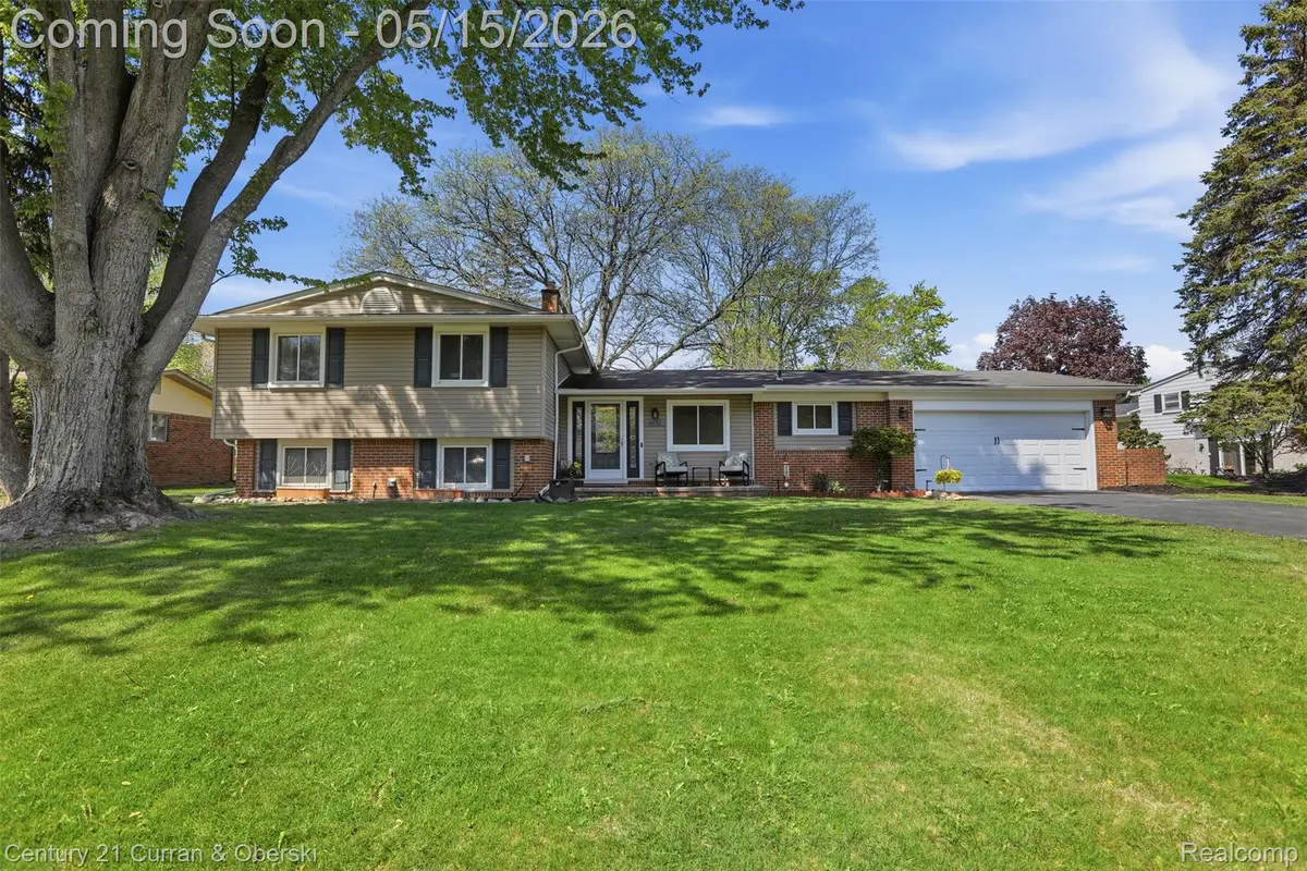 6632 Pine Eagle Ln Street, West Bloomfield, MI 48322 - #1