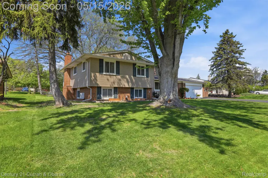 6632 Pine Eagle Ln Street, West Bloomfield, MI 48322 - #2