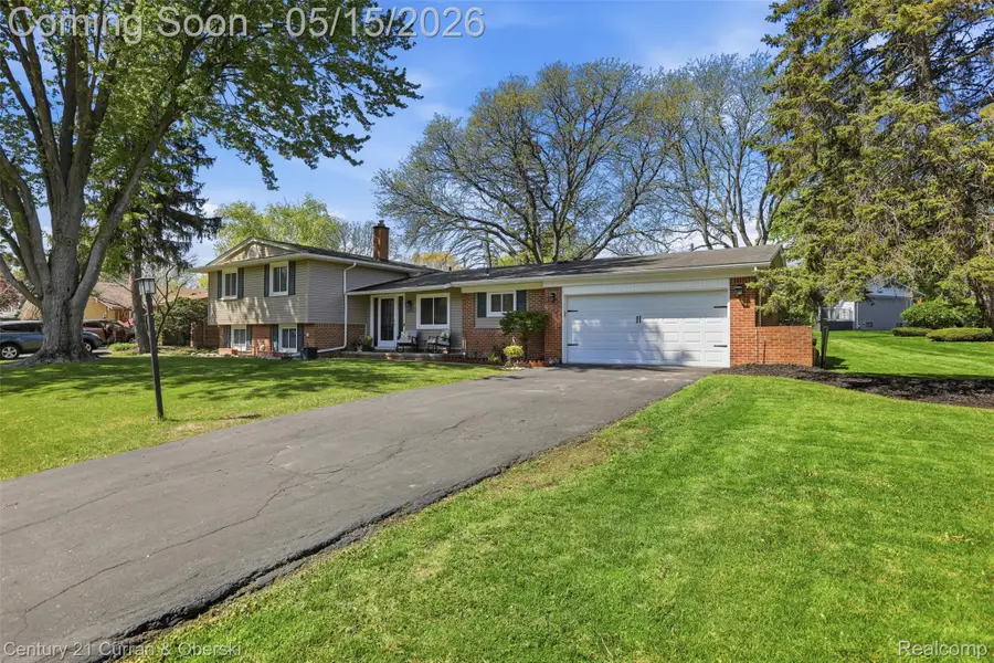 6632 Pine Eagle Ln Street, West Bloomfield, MI 48322 - #3
