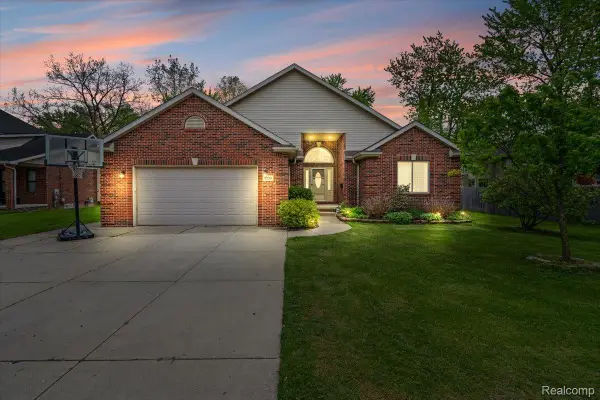 1520 Garden Street, GardenCity, MI 48135
