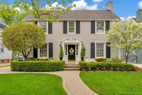 784 University Place, GrossePointe, MI 48230