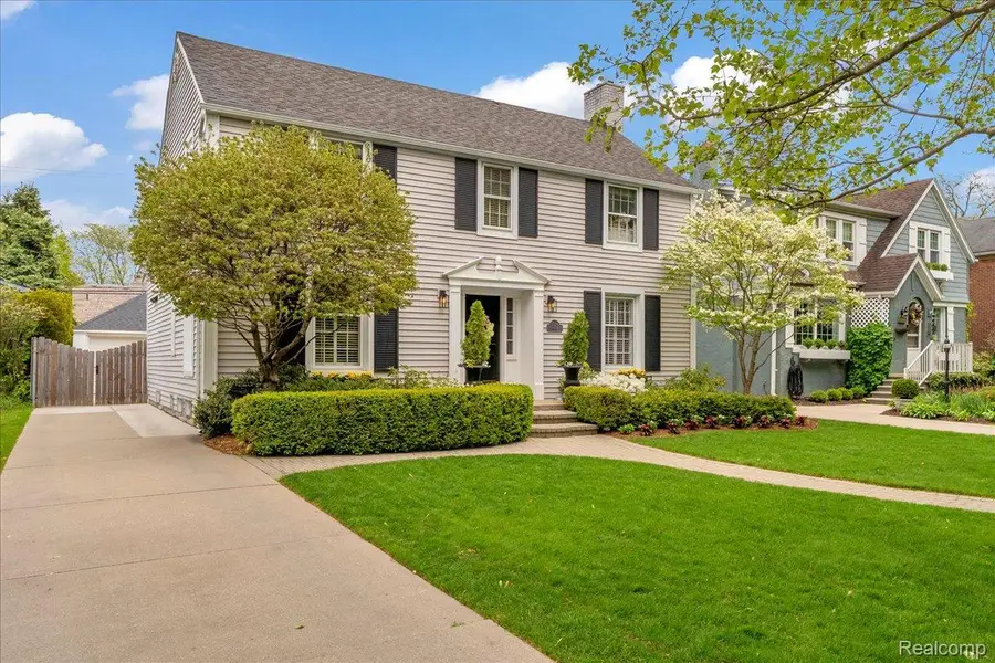 784 University Place, Grosse Pointe, MI 48230 - #2