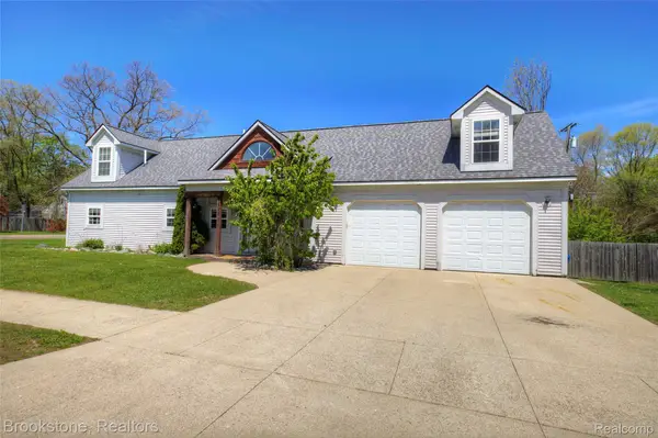 4458 Seeden Street, Waterford, MI 48329