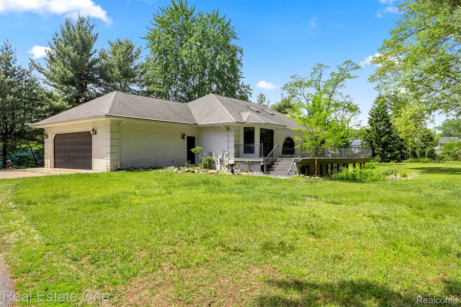 8329 Gray Street, Westland, MI 48185 - #2