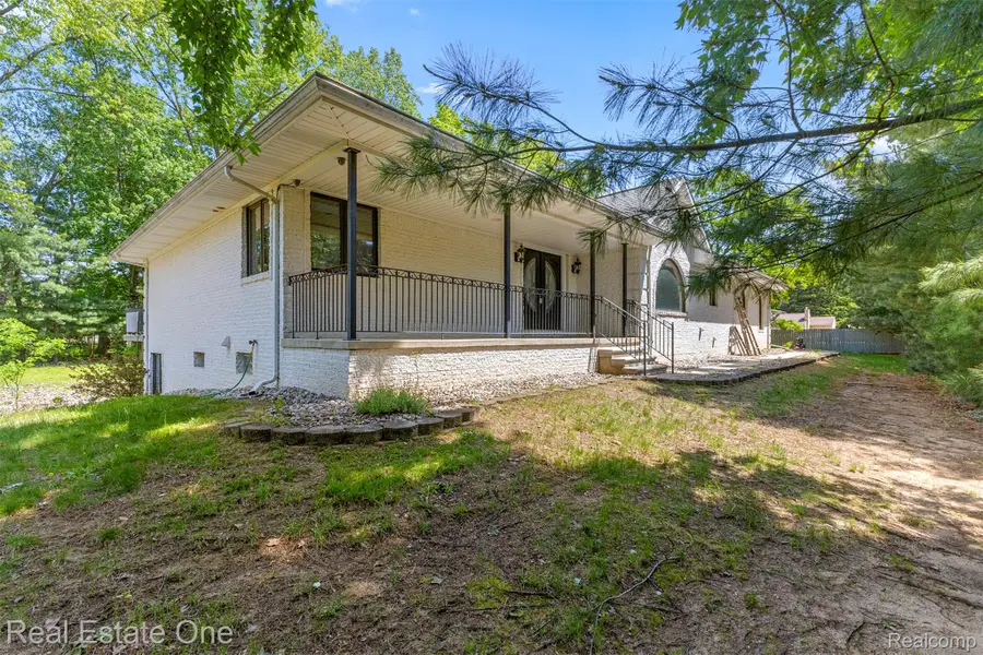 8329 Gray Street, Westland, MI 48185 - #3