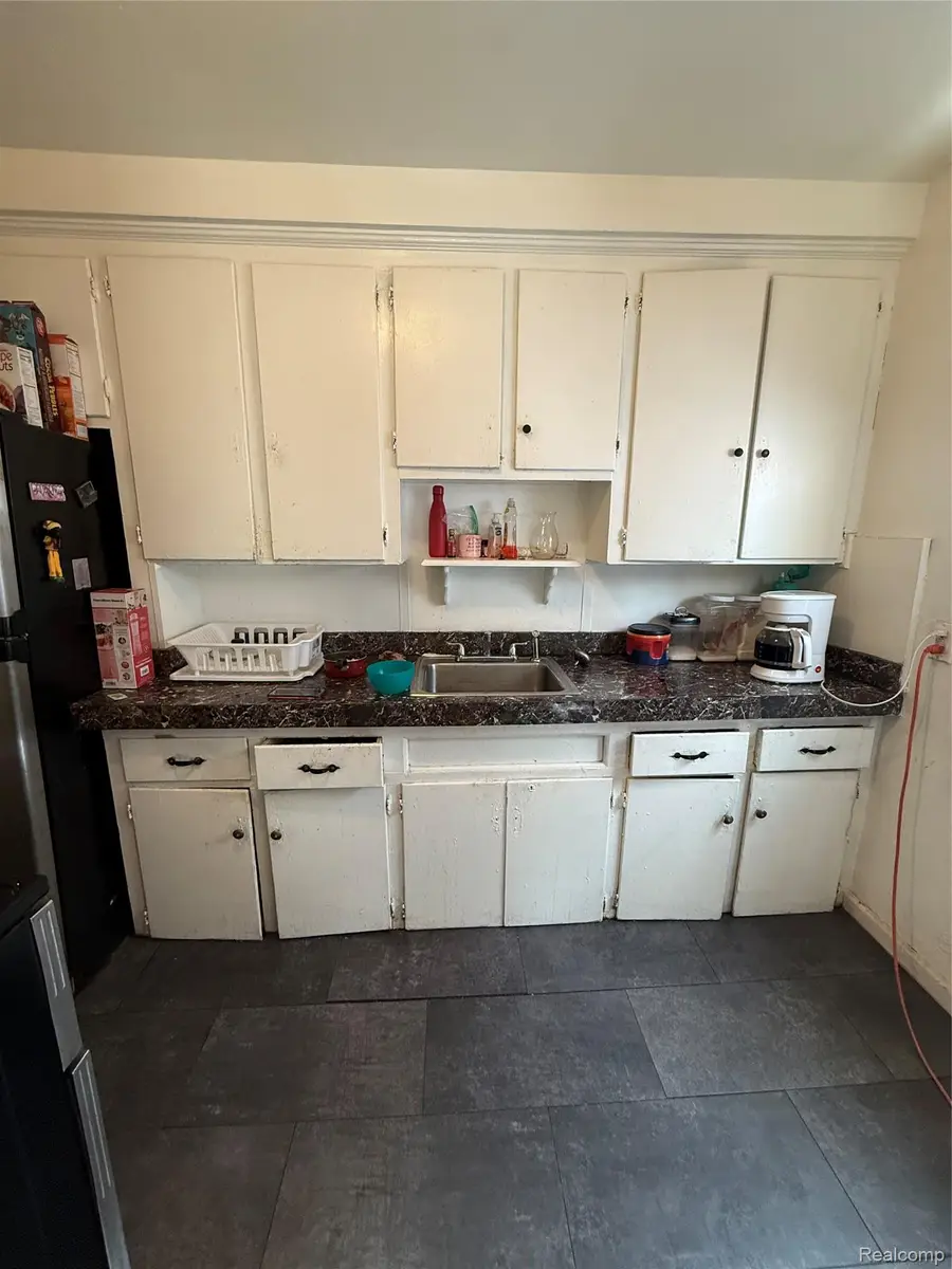17694 Avon Avenue, Detroit, MI 48219 - #2
