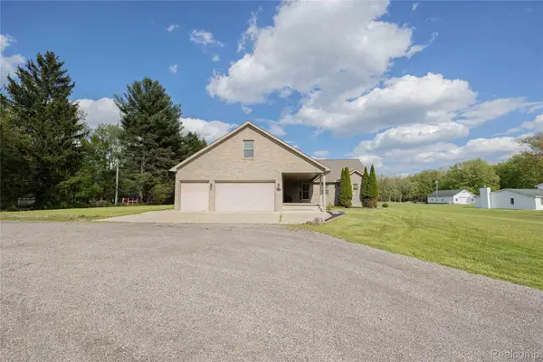 21855 Huron River Drive, NewBoston, MI 48164