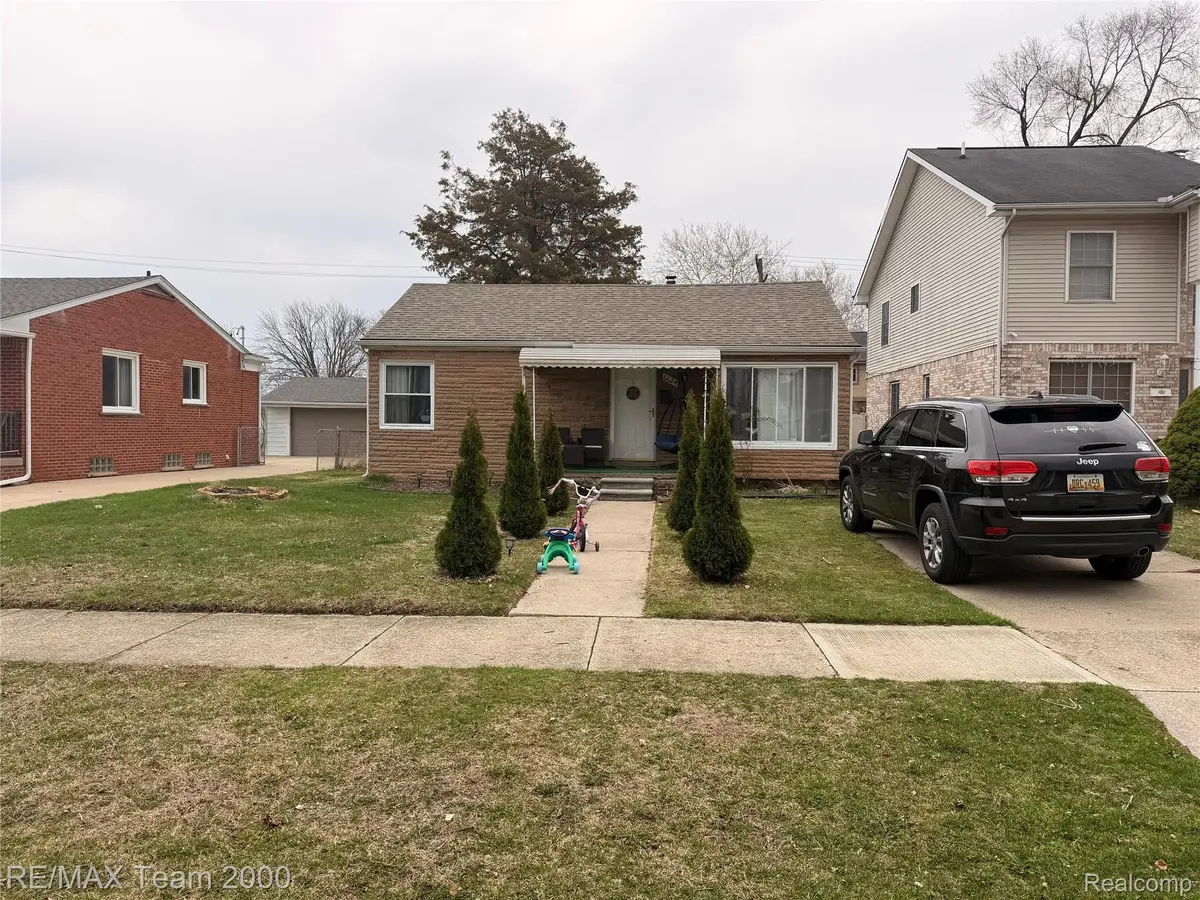 6624 Centralia Street, Dearborn Heights, MI 48127 - #1