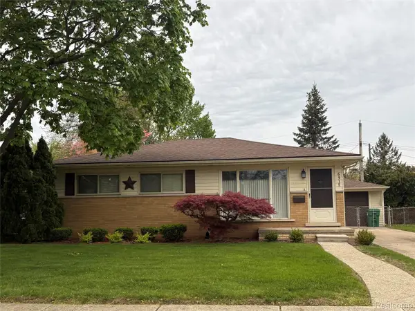 6915 Dover Street, GardenCity, MI 48135