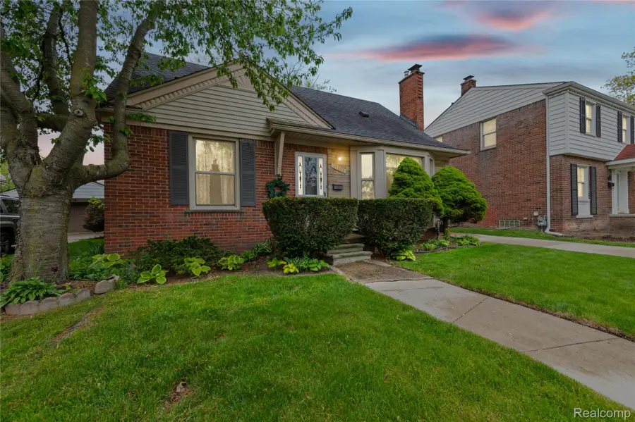 15093 White Avenue, Allen Park, MI 48101 - #2