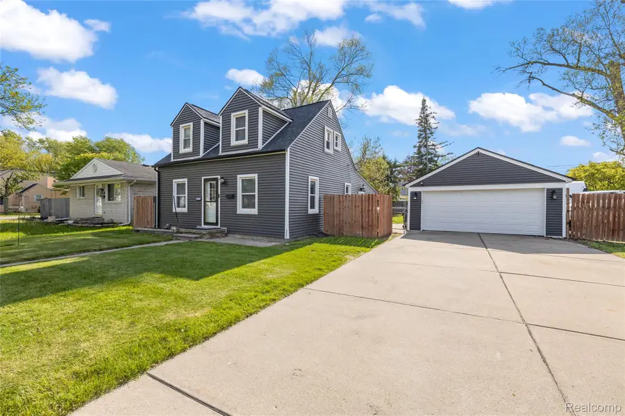 7011 Belton Street, Garden City, MI 48135 - #2