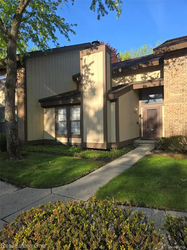 25311 Greenbrooke Drive, Southfield, MI 48033