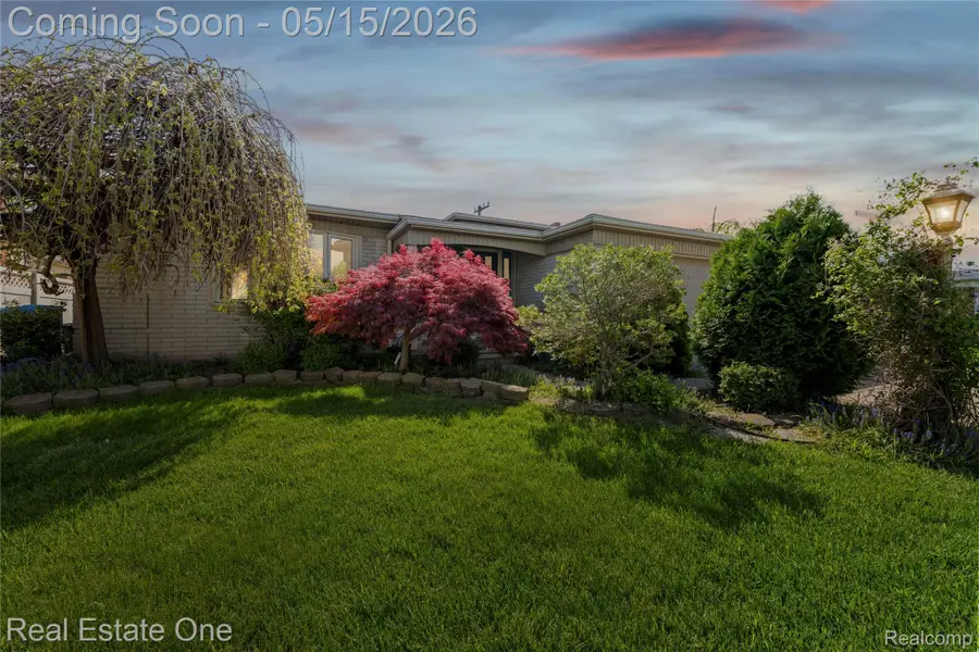 1348 N Charlesworth Street, Dearborn Heights, MI 48127 - #2