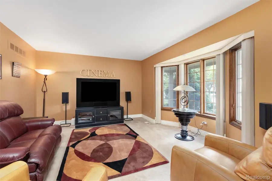 34062 Inverarry Court, Sterling Heights, MI 48312 - #3