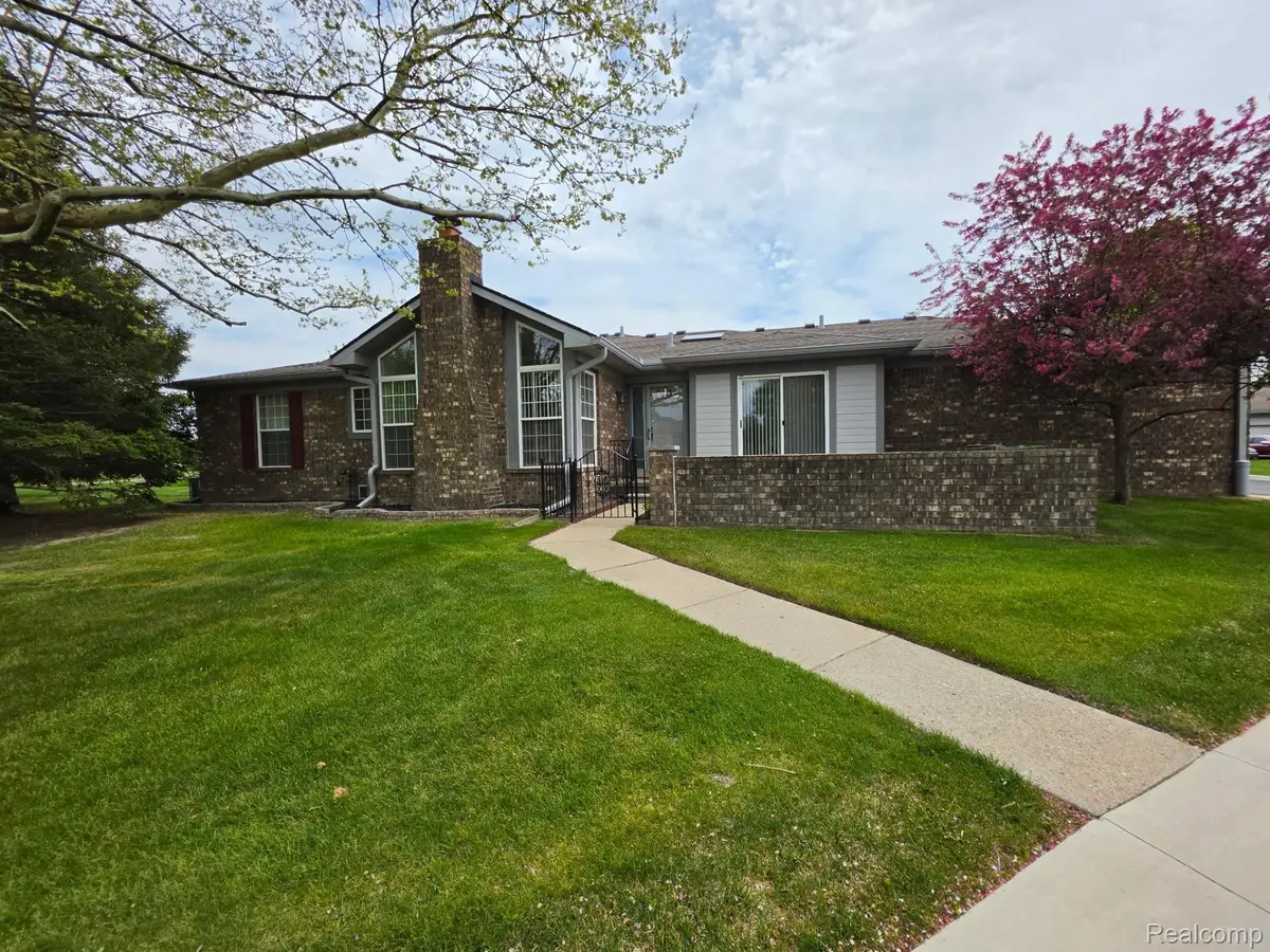 48484 Savoy Court, Utica, MI 48315 - #1