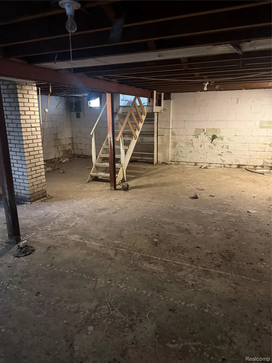 3218 Trumbull Avenue, Flint, MI 48504 - #2