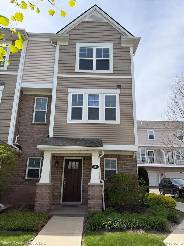 441 Wright Street #52, Wixom, MI 48393
