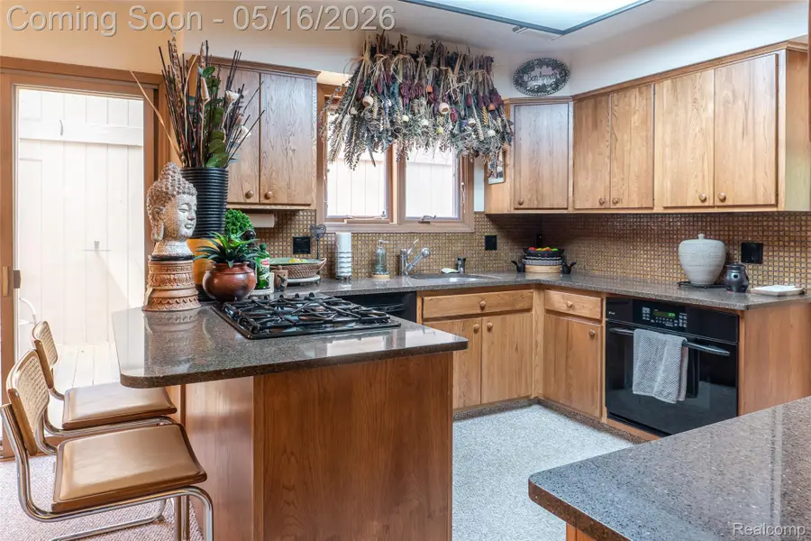 29498 Sylvan Lane, Farmington, MI 48334 - #3