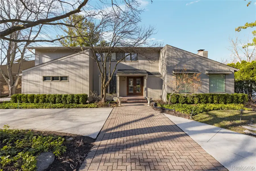 4695 Maura Lane, West Bloomfield, MI 48323 - #2