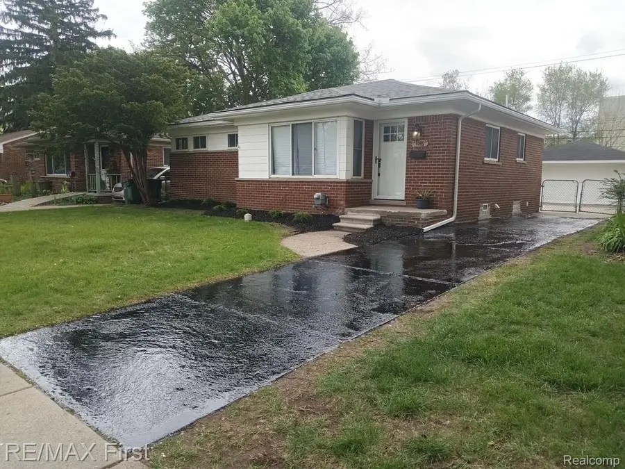 8865 Kenberton Drive, Oak Park, MI 48237 - #2