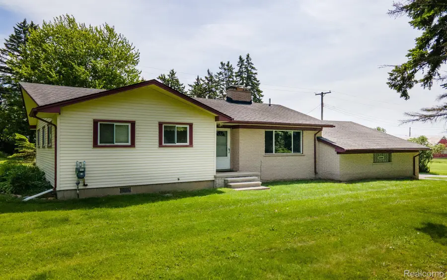 5871 Brewster Road, Rochester, MI 48306 - #2
