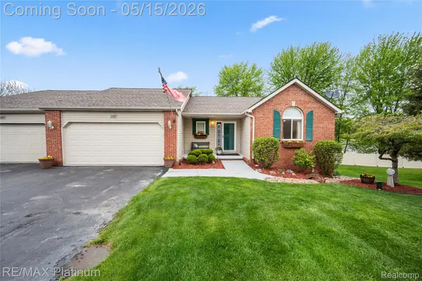 1270 Crystal Pointe Circle, Fenton, MI 48430