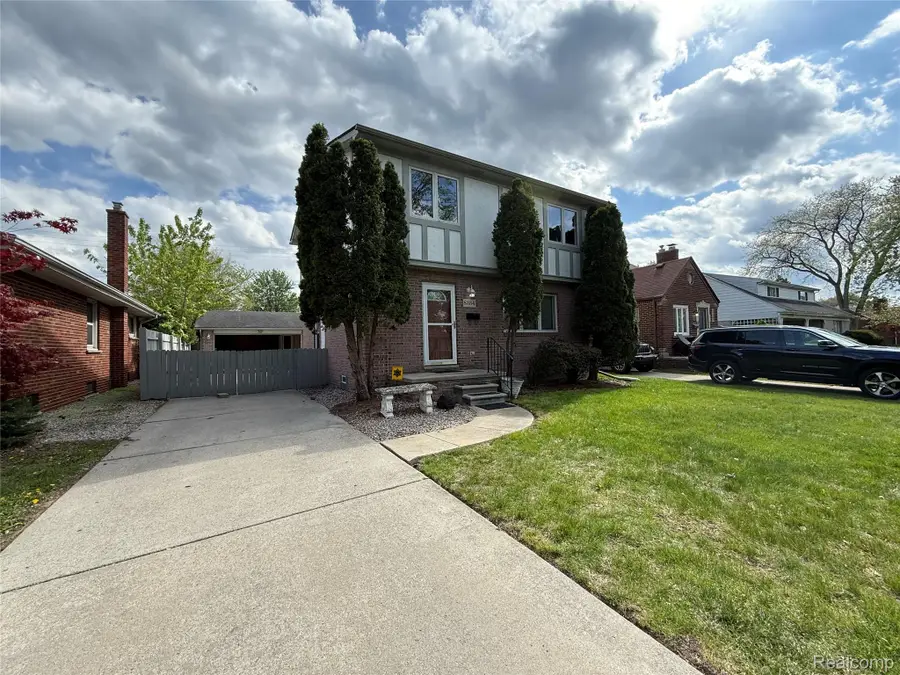 8334 Mckinley, Center Line, MI 48015 - #2