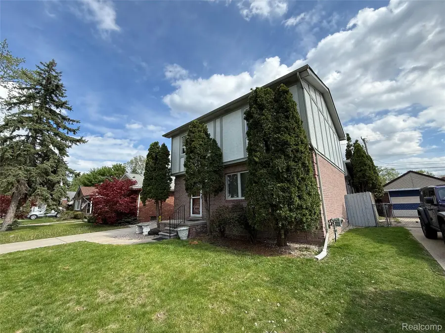 8334 Mckinley, Center Line, MI 48015 - #3