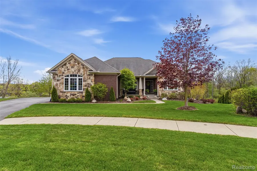 660 Willow Lake Court, Oxford, MI 48371 - #2