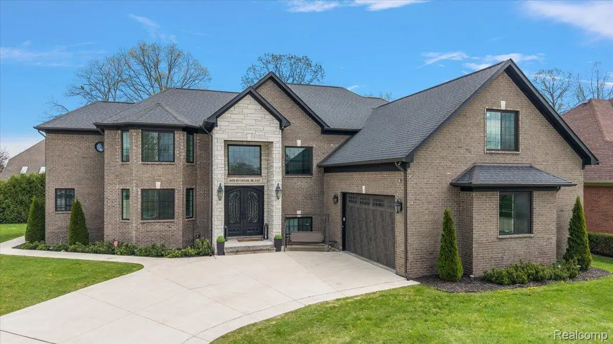 46930 Riverpark E, Macomb, MI 48044 - #1
