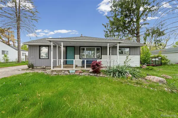 1135 Quinif Drive, WalledLake, MI 48390