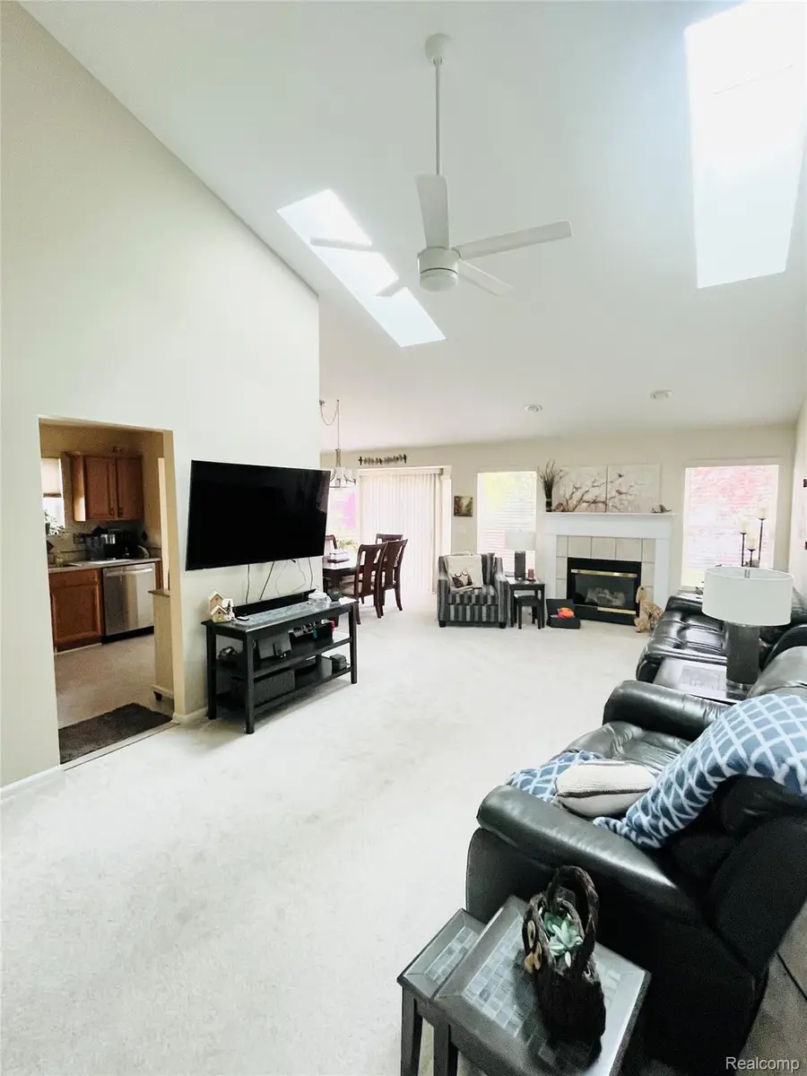 828 Woodhaven Drive, Commerce, MI 48390 - #2