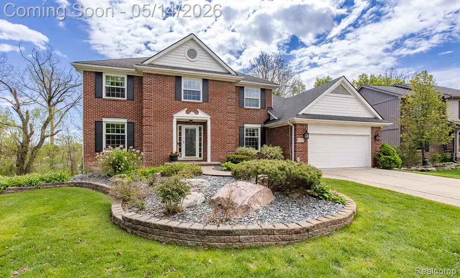 6357 Golf View Drive, Clarkston, MI 48346 - #2