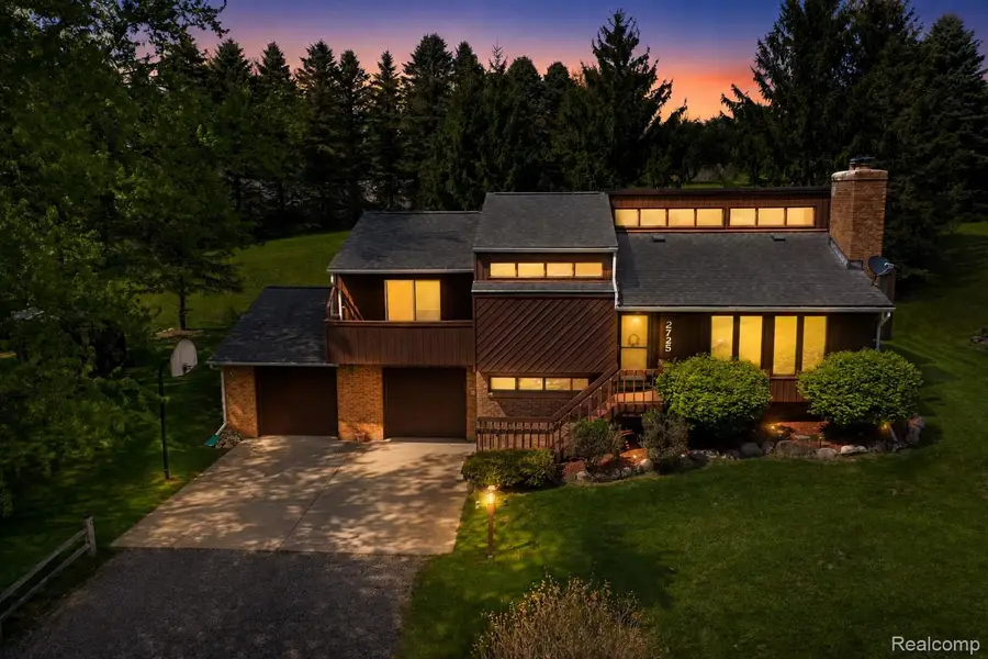 2725 Cooley Lake Road, Highland, MI 48356 - #2