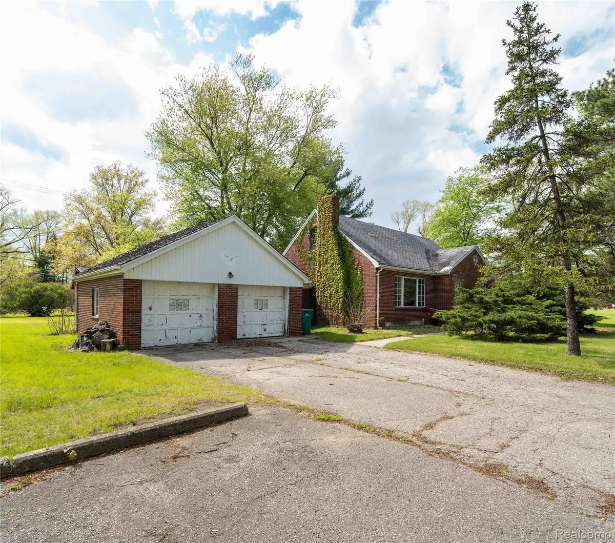 9282 Wayne Road, Romulus, MI 48174 - #1