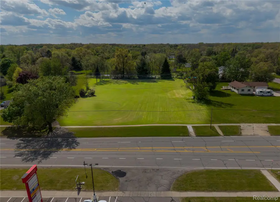 9282 Wayne Road, Romulus, MI 48174 - #3