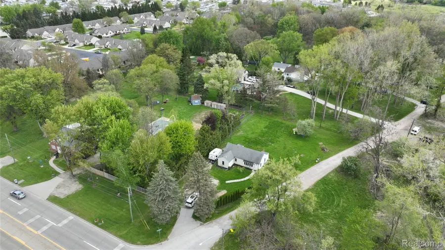 37480 Hayes Road, Clinton Township, MI 48038 - #3