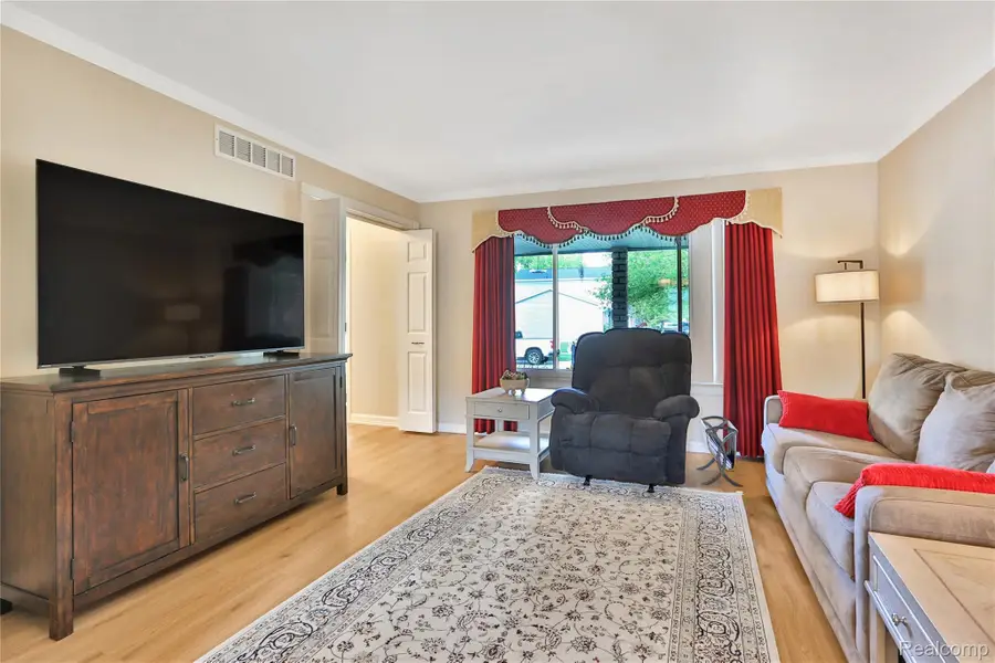 348 Meadowlake Rd, Canton, MI 48188 - #3