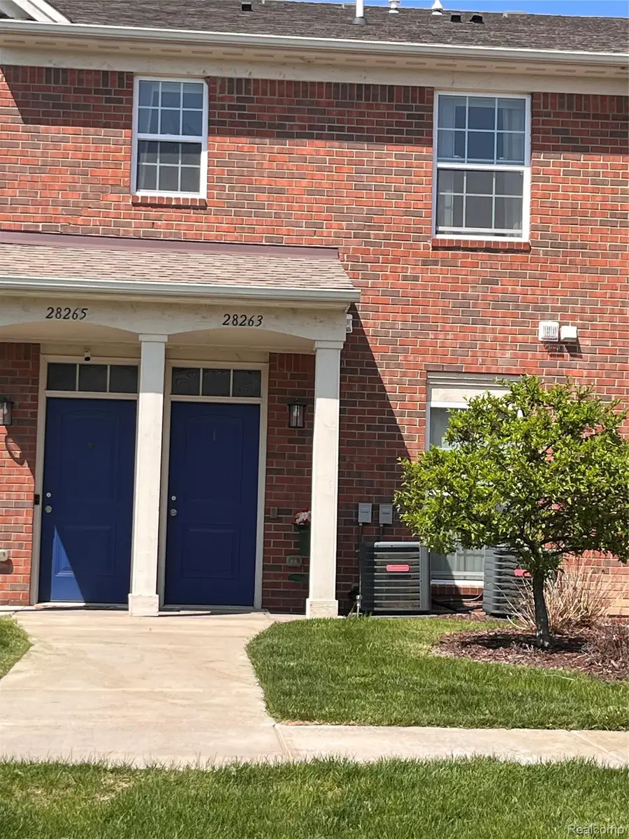 28263 S Pointe Lane #284, Chesterfield, MI 48051 - #2