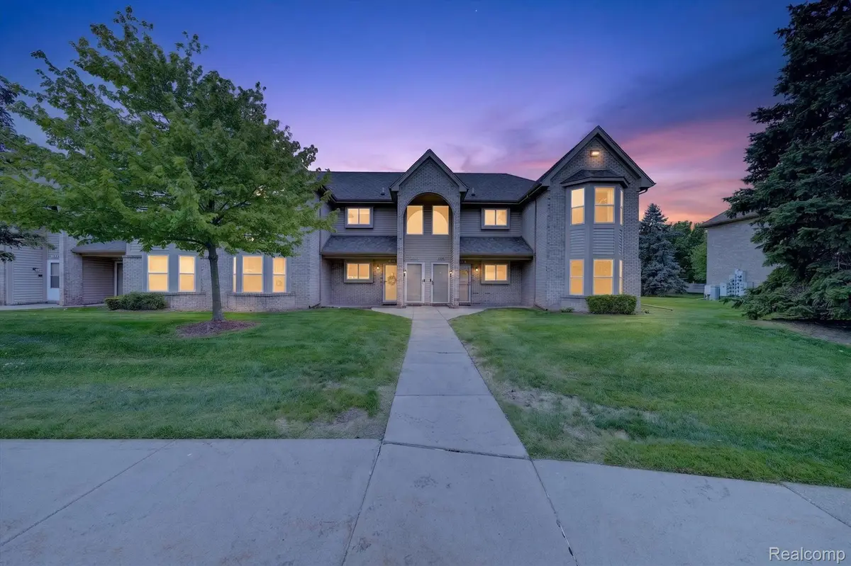 44393 Sunnyside Drive #38, Sterling Heights, MI 48313 - #1