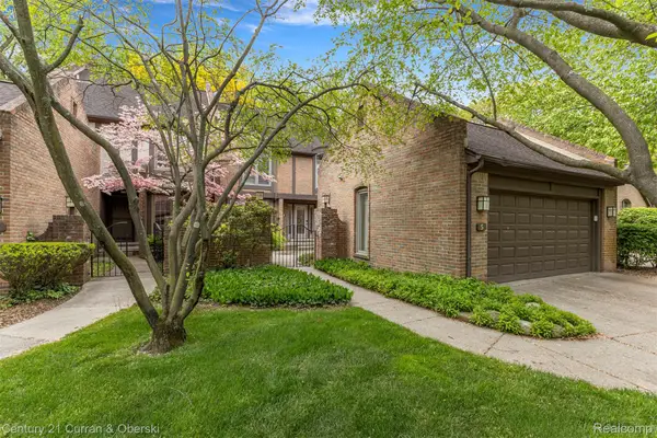 5 Timberlane Court, Dearborn, MI 48126