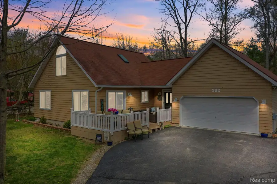 302 Robin Hood Street, Roscommon, MI 48653 - #2