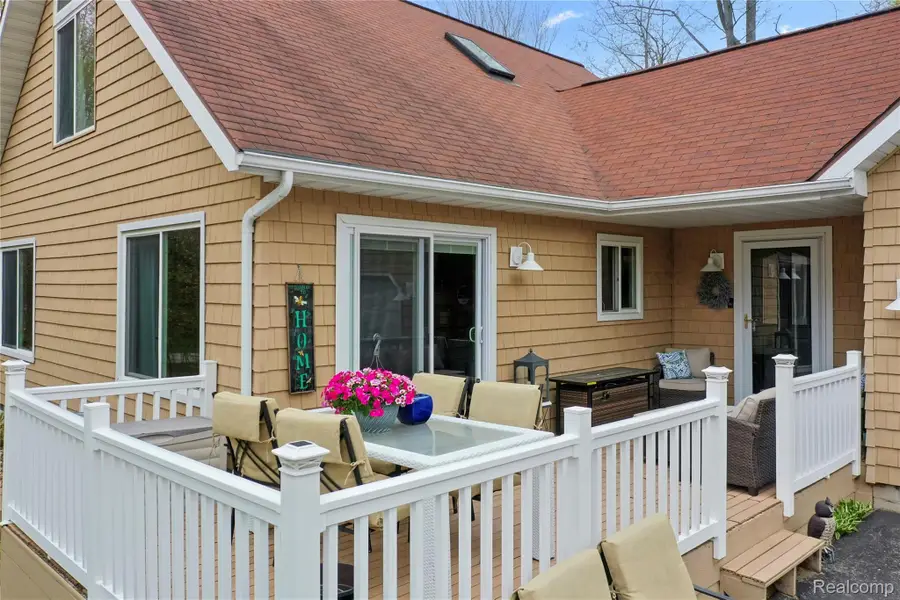 302 Robin Hood Street, Roscommon, MI 48653 - #3